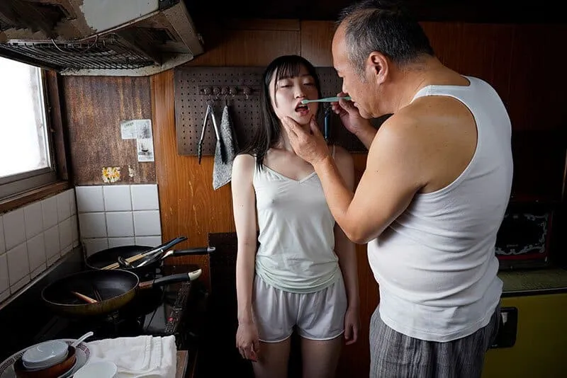Anh chồng làm liều xông vào đụ em dâu đúng lúc đang hứng tình Asami Mizuhata